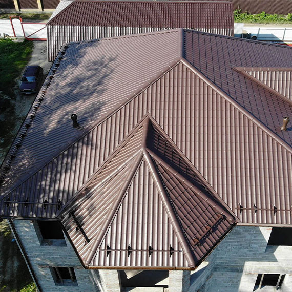 Монтаж сложной крыши и кровли в Алапаевске и Свердловской области